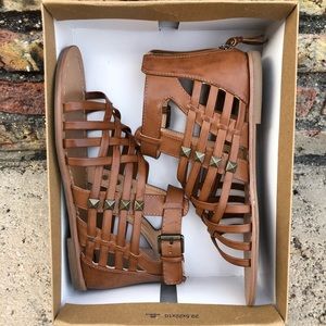 ‼️SOLD‼️ Indigo Rd Strappy Sandals size 8.5